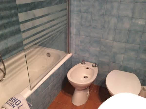 Hostal Torras Sant Hilari Sacalm Luaran gambar