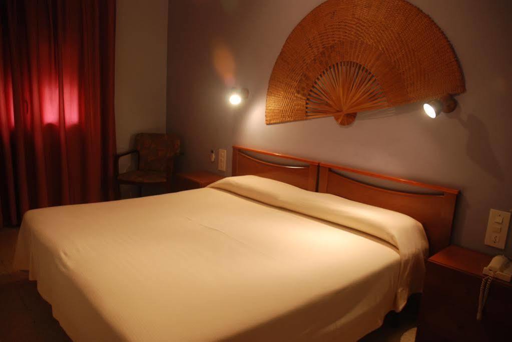 Hostal Torras Sant Hilari Sacalm Luaran gambar