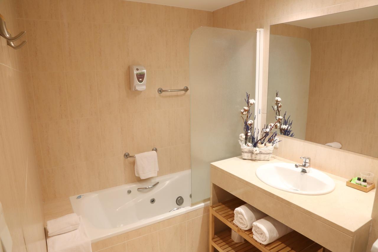 Hostal Torras Sant Hilari Sacalm Luaran gambar
