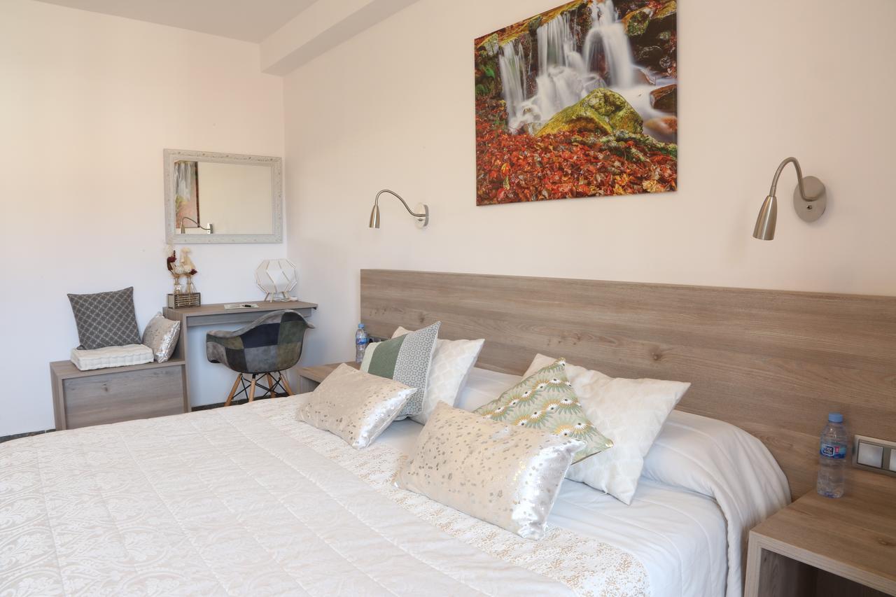 Hostal Torras Sant Hilari Sacalm Luaran gambar