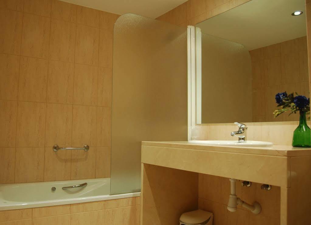 Hostal Torras Sant Hilari Sacalm Luaran gambar